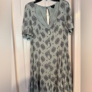 Torrid flowy teal dress short flutter sleeve size 14/16